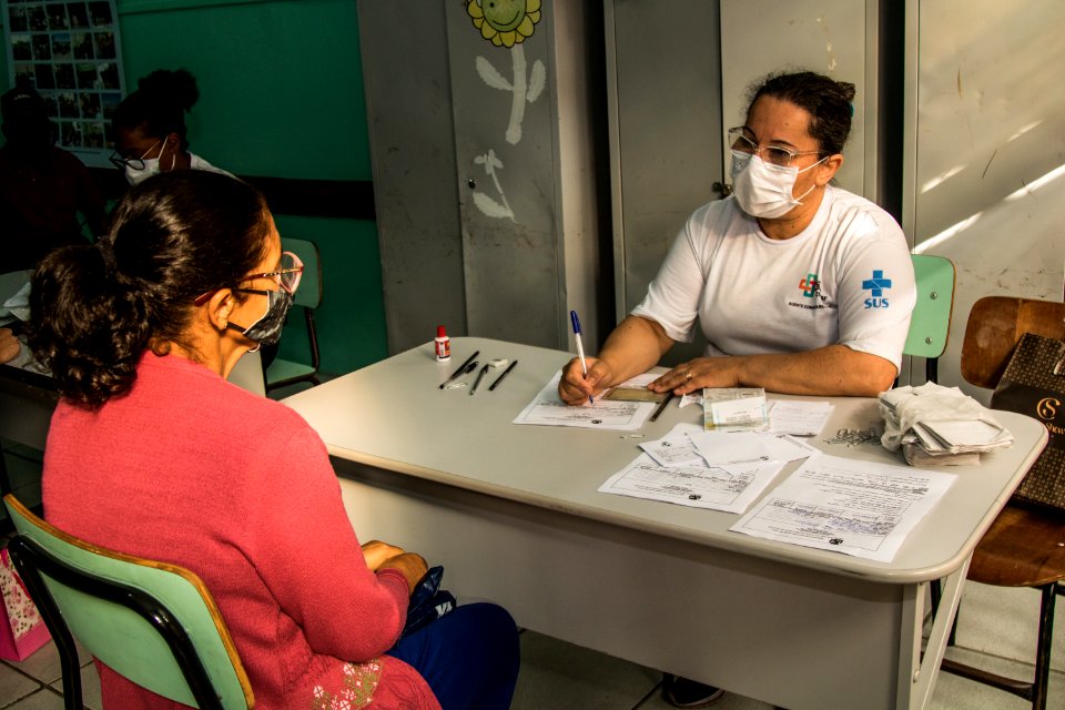 15.04.2021 - Vacinação dos idosos de 61 anos nas escolas - Foto Michel Corvello