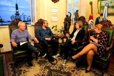 09.05.2018 - Prefeita Paula Mascarenhas em reunião com o reitor da Ufpel, Pedro Curi Hallal e com a secretária de Saúde, Ana Costa  - Foto: Gustavo Vara