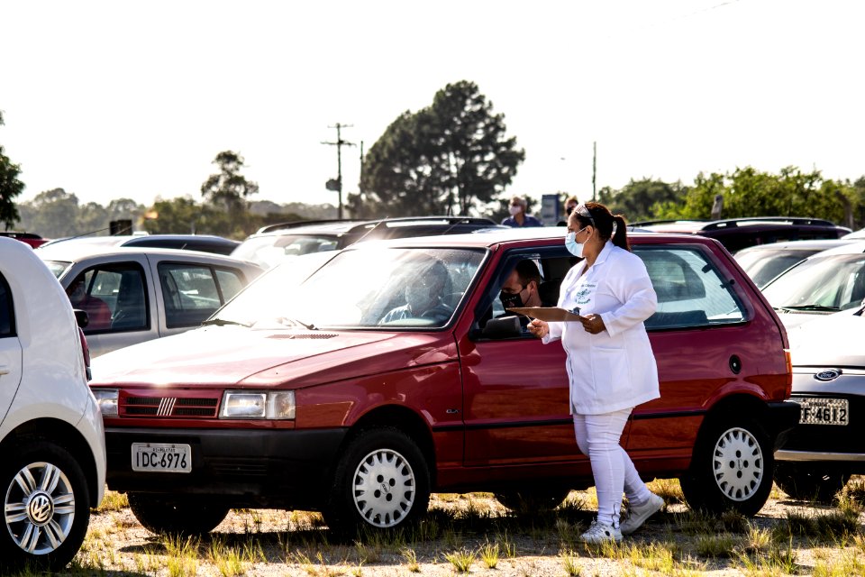 22.03.2021 - Drive-thru para idosos com 75 anos ou mais - Foto Michel Corvello