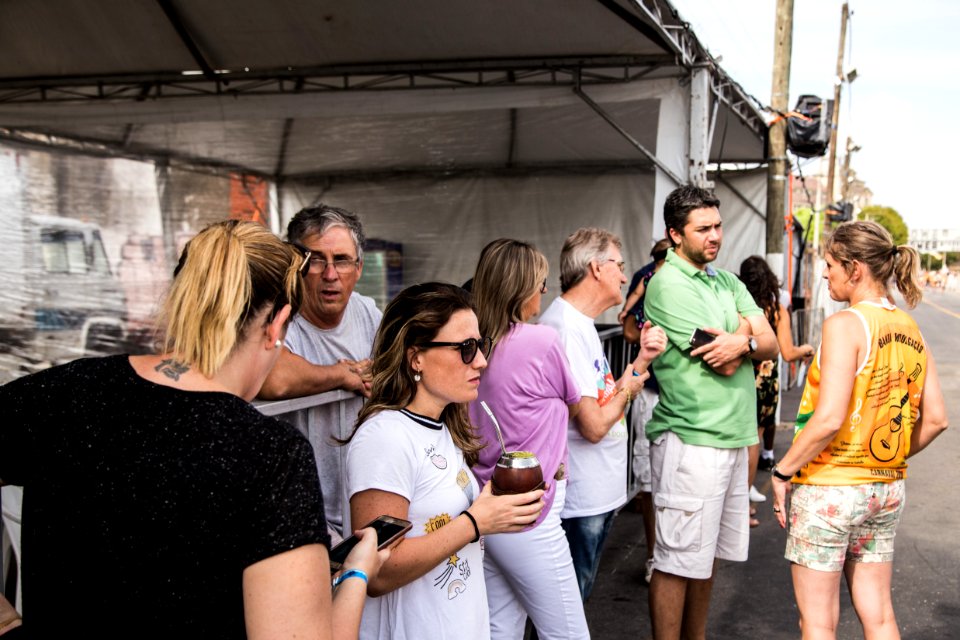 10.02.2018 - Prefeita Paula Mascarenhas e o vice Idemar Barz durante o primeiro dia do Carnaval 2018 - Foto: Gustavo Vara