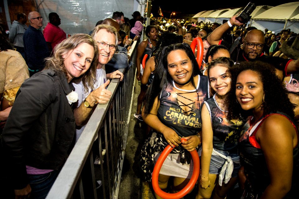 12.02.2018 - Prefeita Paula Mascarenhas e o vice Idemar Barz no segundo dia do Carnaval 2018 - Foto: Gustavo Vara