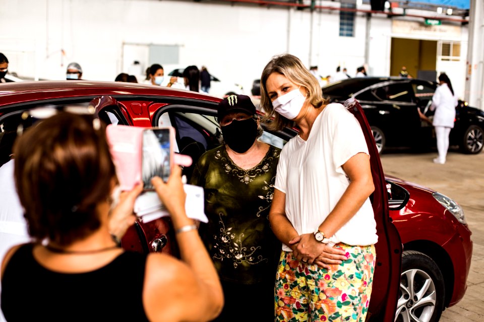 14.03.2021 -  Drive-thru para vacinação de idosos com 79 anos - Foto: Gustavo Vara
