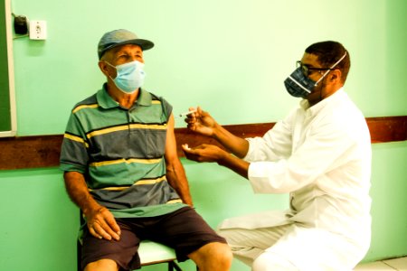 25.03.2021 Vacinação dos idosos com 75 anos nas escolas Foto Rodrigo Chagas-28