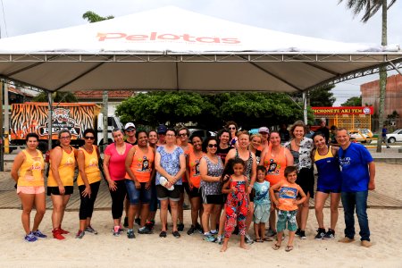29.12.2017 - Prefeita Paula Mascarenhas durante visita e entrega da reforma do trapiche da praia do Laranjal