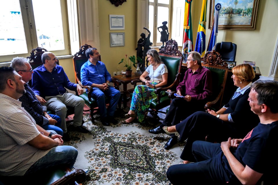 17.01.2018 - Prefeita Paula Mascarenhas e vice Idemar Barz recebem visita do deputado federal, Ronaldo Nogueira (PTB)