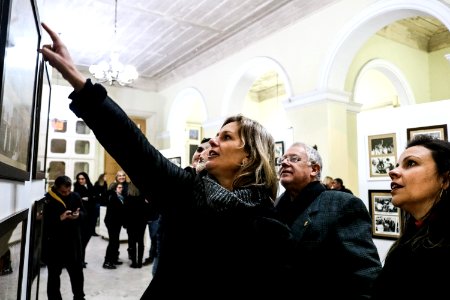 05.07.2019 - Prefeita Paula Mascarenhas e o vice Idemar Barz prestigiam a abertura da exposição fotográfica ‘Bernardo de Souza em dois tempos’ em homenagem ao ex-prefeito, com imagens do fotógrafo Gustavo Vara - Foto: Michel Corvello