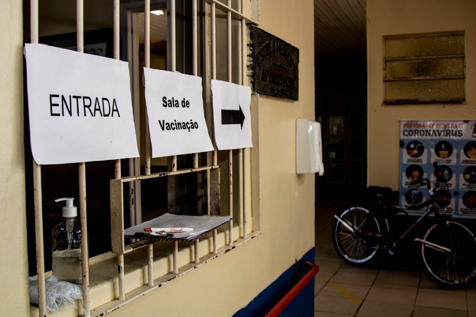 24.03.2021 - Vacinação dos idosos com 76 anos nas escolas - Foto Michel Corvello