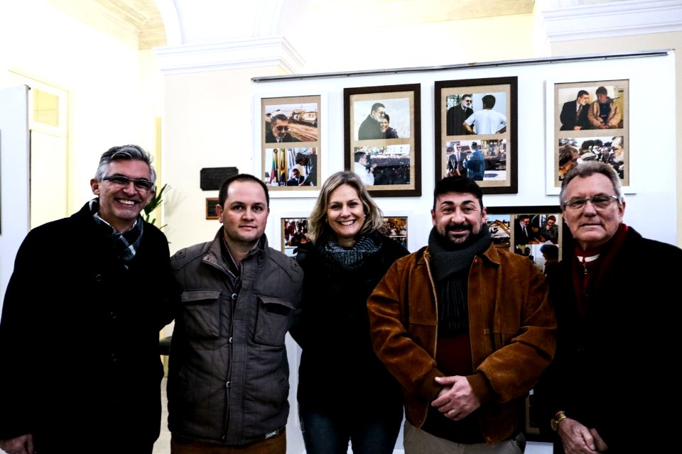 05.07.2019 - Prefeita Paula Mascarenhas e o vice Idemar Barz prestigiam a abertura da exposição fotográfica ‘Bernardo de Souza em dois tempos’ em homenagem ao ex-prefeito, com imagens do fotógrafo Gustavo Vara - Foto: Michel Corvello