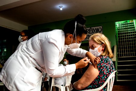 24.03.2021 - Vacinação dos idosos com 76 anos nas escolas - Foto Michel Corvello