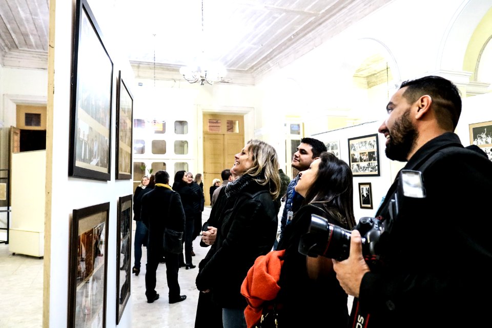 05.07.2019 - Prefeita Paula Mascarenhas e o vice Idemar Barz prestigiam a abertura da exposição fotográfica ‘Bernardo de Souza em dois tempos’ em homenagem ao ex-prefeito, com imagens do fotógrafo Gustavo Vara - Foto: Michel Corvello