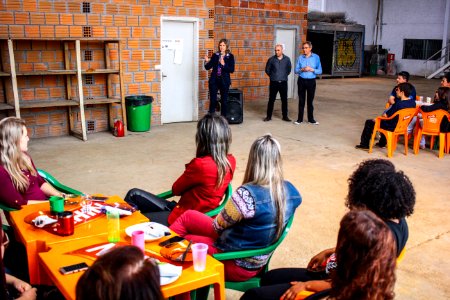 30.10.2017 - Prefeita Paula Mascarenhas e vice Idemar Barz no almoço para os servidores da SSUI em comemoração ao Dia do Servidor Público
