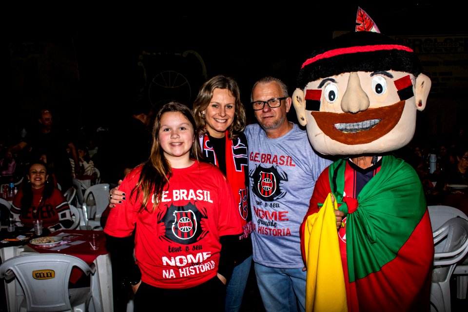 08.09.2019 - Prefeita Paula Mascarenhas prestigia o almoço de 108 anos do Xavante - Foto Michel Corvello