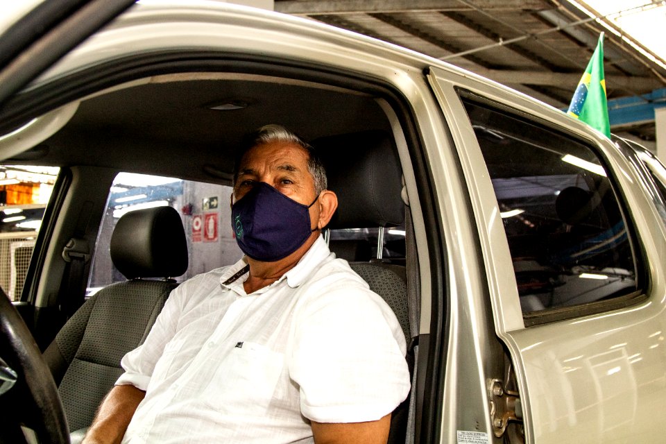 28.03.2021 - Drive-thru para 1ª dose dos idosos com 72 anos - Foto Michel Corvello