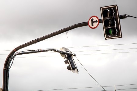 30.03.2021 - Sinaleira nova na Rua Antônio dos Anjos com Padre Anchieta - Foto Michel Corvello