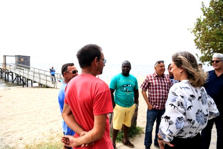 29.12.2017 - Prefeita Paula Mascarenhas durante visita e entrega da reforma do trapiche da praia do Laranjal
