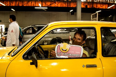 11.04.2021 - Drive-thru de vacinação para idosos com 61 anos - Foto Michel Corvello
