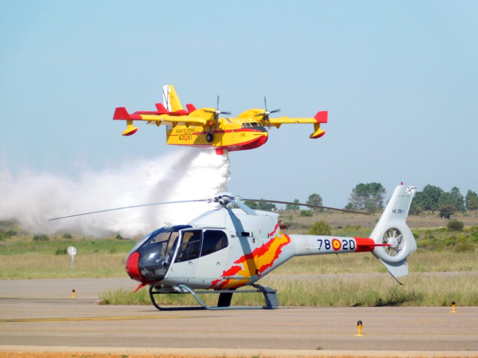 Bombardier CL-415 & Eurocopter EC 120B Colibri