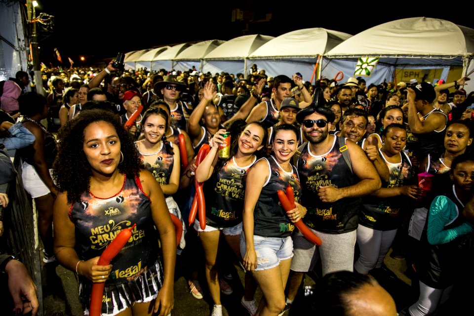 12.02.2018 - Prefeita Paula Mascarenhas e o vice Idemar Barz no segundo dia do Carnaval 2018 - Foto: Gustavo Vara