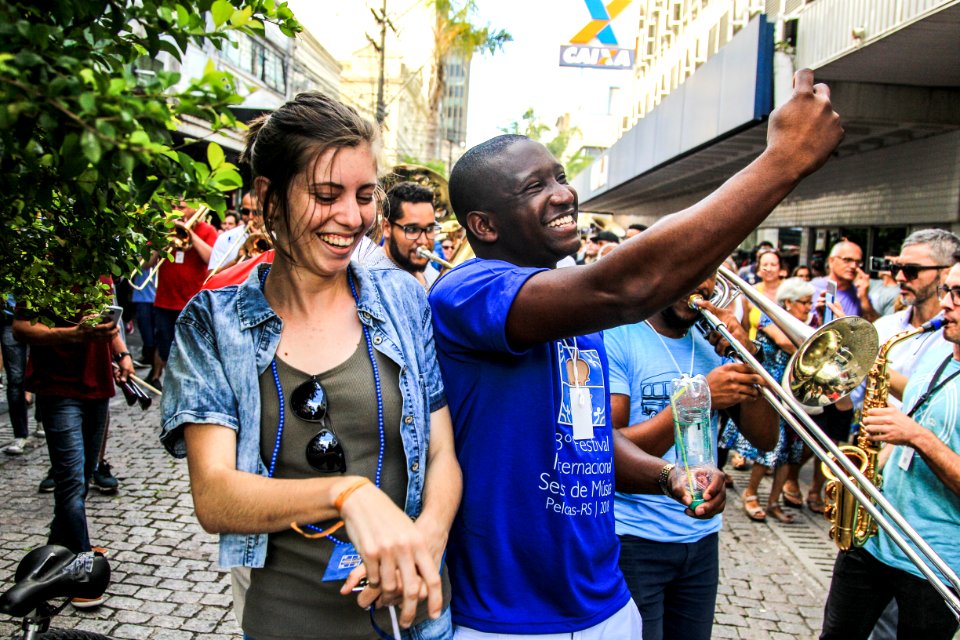 15.01.2018 - Prefeita Paula Mascarenhas no Cortejo Musical do 8° Festival Internacional Sesc de Música