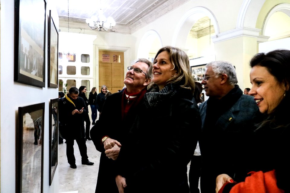 05.07.2019 - Prefeita Paula Mascarenhas e o vice Idemar Barz prestigiam a abertura da exposição fotográfica ‘Bernardo de Souza em dois tempos’ em homenagem ao ex-prefeito, com imagens do fotógrafo Gustavo Vara - Foto: Michel Corvello