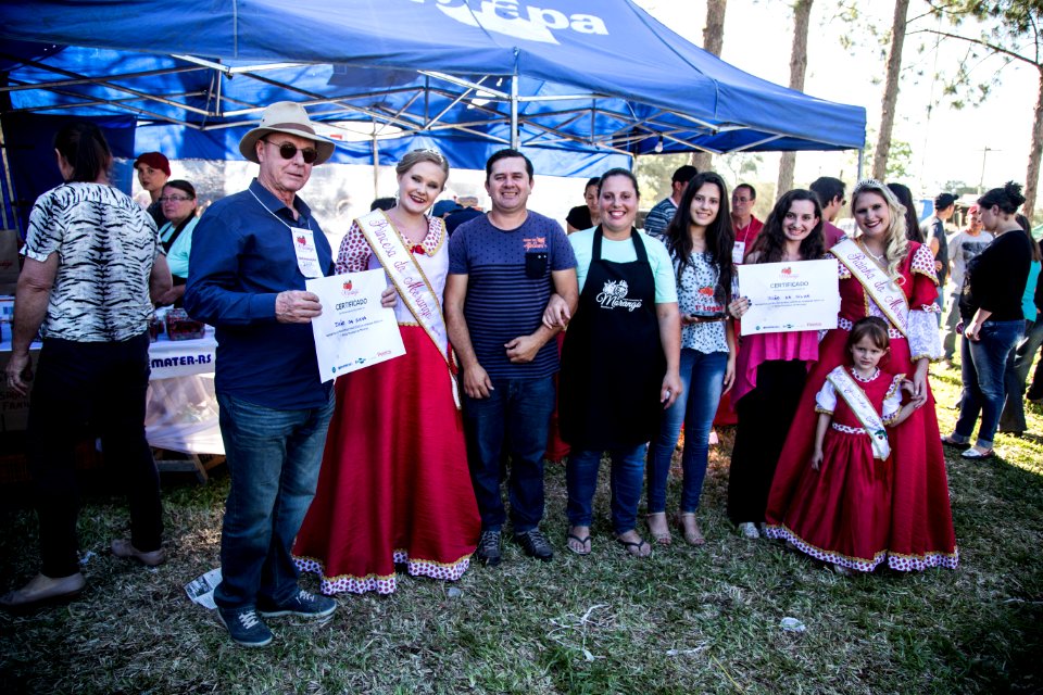 12.11.2017 - 1ª Festa do Morango é atração na comunidade do Redentor, na Estrada da Gama, localizada no Monte Bonito. Com a presença do secretário muncipal Jair Seidel, vice prefeito Idemar Barz e a prefeita Paula Mascarenhas