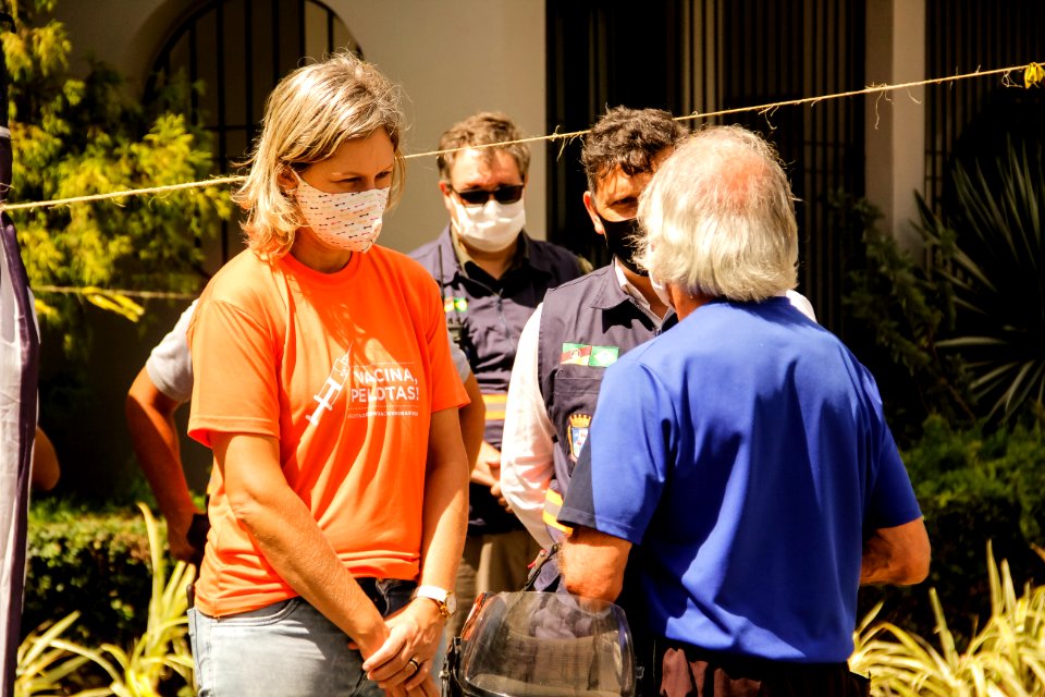 27.02.2021 Prefeita Paula Mascarenhas acompanha Drive Thru de Vacinação para idosos Foto Rodrigo Chagas