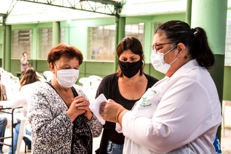 26.03.2021 - Vacinação dos idosos com 74 anos nas escolas - Foto Michel Corvello