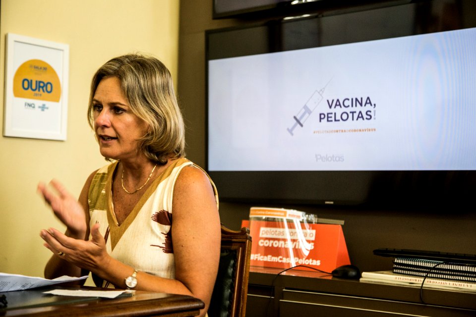 10.02.2021 - Prefeita Paula Mascarenhas em live de atualização sobre a vacinação da COVID-19 (3)