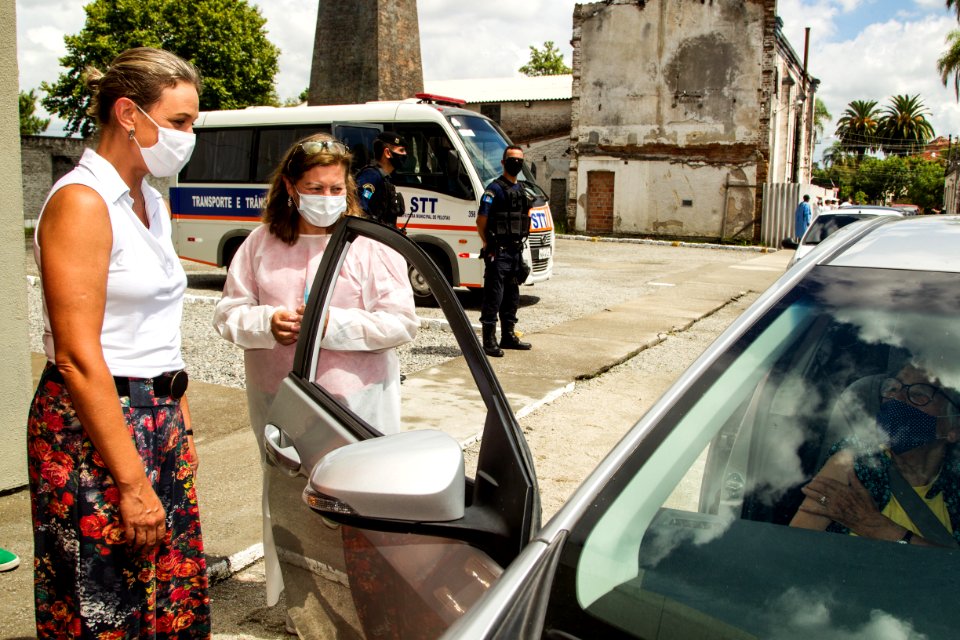 13.02.2021 - Prefeita Paula Mascarenhas acompanha vacinação da COVID-19 no formato no Drive-Thru - Foto: Gustavo Vara