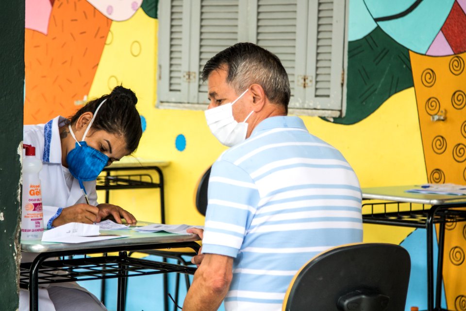 26.03.2021 - Vacinação dos idosos com 74 anos nas escolas - Foto Michel Corvello