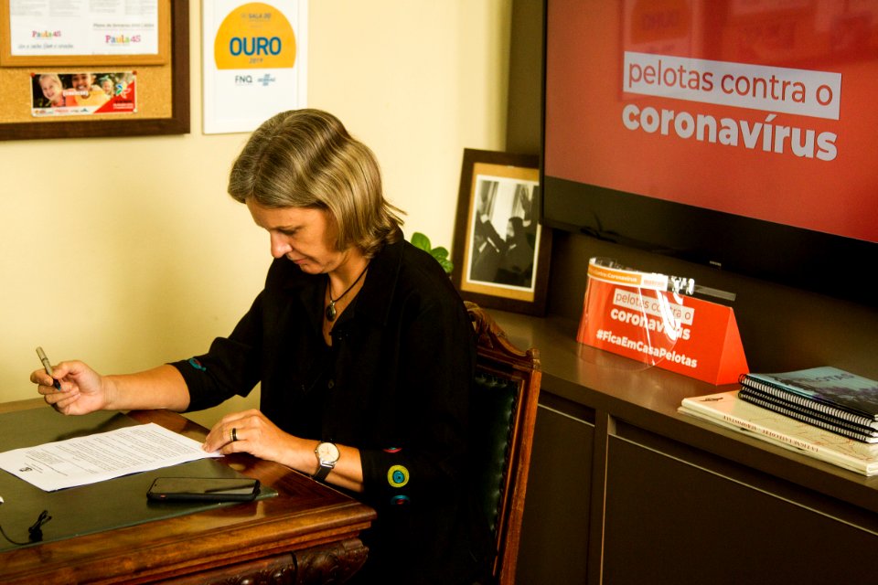 22.02.2021 - Prefeita Paula Mascarenhas durante pronunciamento em live sobre os novos decretos da pandemia de COVID-19 - Foto: Gustavo Vara