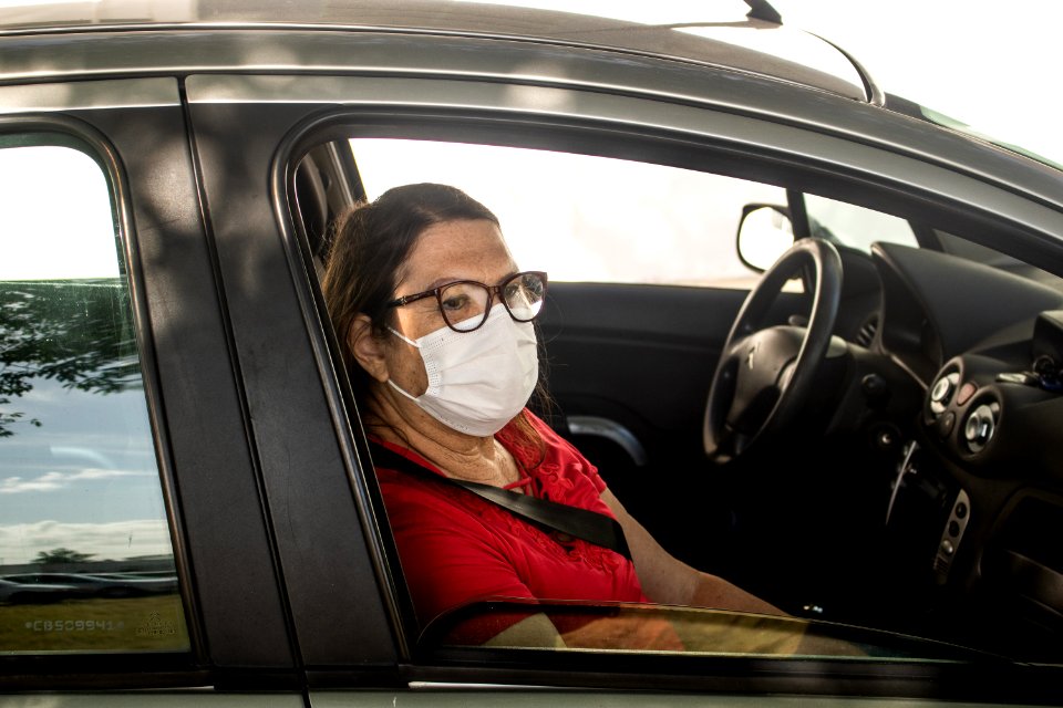 22.03.2021 - Drive-thru para idosos com 75 anos ou mais - Foto Michel Corvello