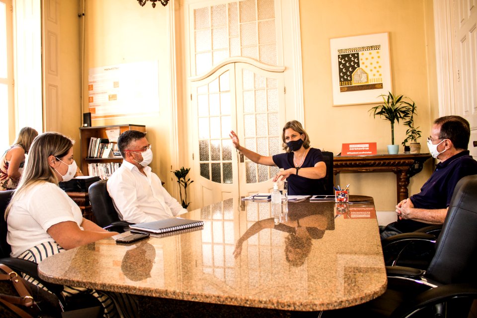 06.01.2021 - Prefeita Paula Mascarenhas realiza reunião com os secretários da SDR, SSUI e Sanep - Foto Michel Corvello