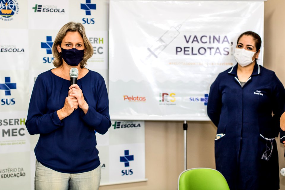 19.01.2021 - Aplicação das primeiras doses da vacina contra o coronavírus em Pelotas - Foto Michel Corvello