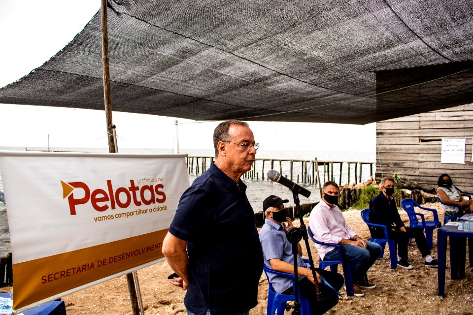 01.02.2021 - Prefeito em exercício, Idemar Barz prestigia abertura da Safra do Camarão na Colônia de Pescadores Z3 - Foto Michel Corvello