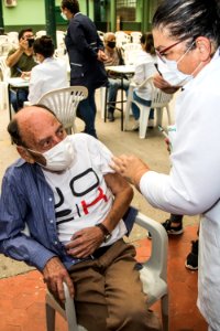 26.03.2021 - Vacinação dos idosos com 74 anos nas escolas - Foto Michel Corvello