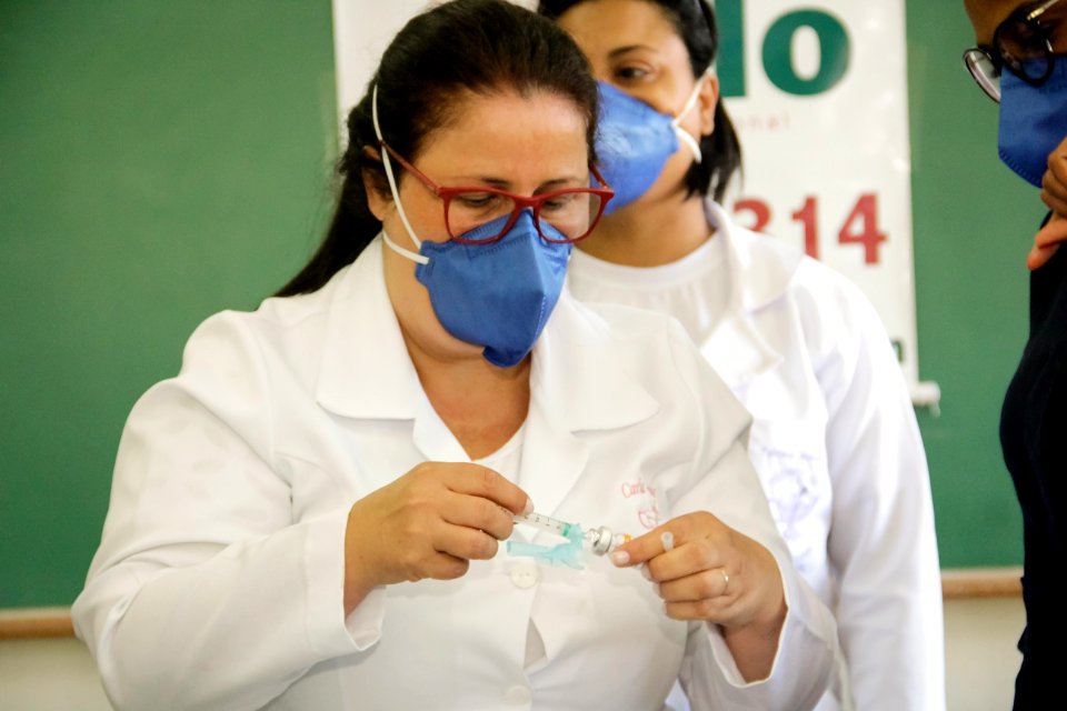 06.02.2021 Mutirão de vacinação dos profissionais de saúde Foto: Rodrigo Chagas