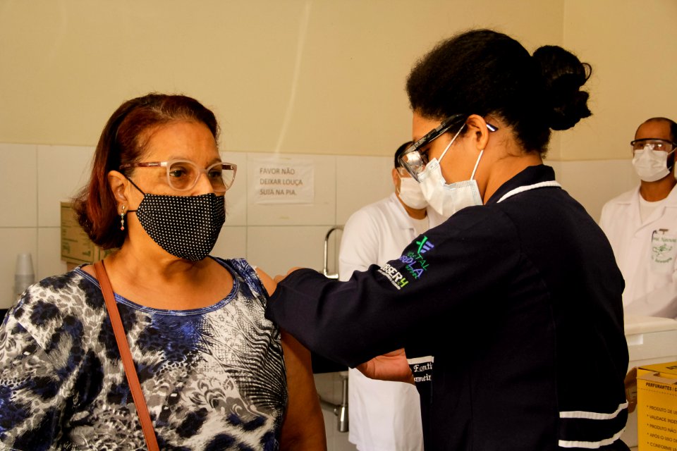 06.02.2021 Mutirão de vacinação dos profissionais de saúde Foto: Rodrigo Chagas