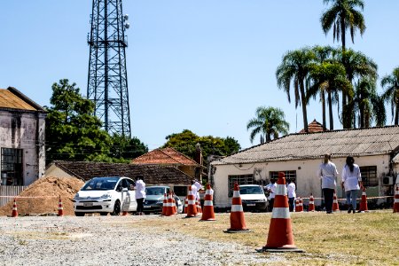 13.03.2021 - Prefeita Paula Mascarenhas visita a vacinação via drive-thru para 2ª dose de idosos com 85+ - Foto Michel Corvello