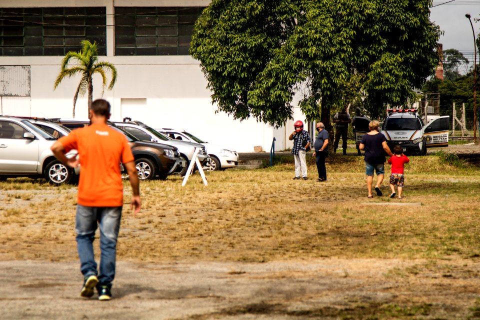 27.03.2021 - Drive-thru para 1ª dose dos idosos com 73 anos - Foto: Michel Corvello