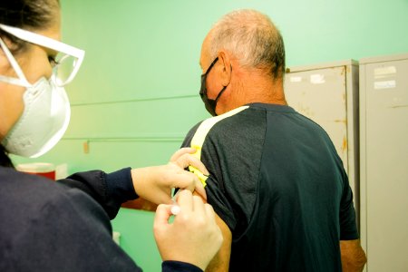 25.03.2021 Vacinação dos idosos com 75 anos nas escolas Foto Rodrigo Chagas-34