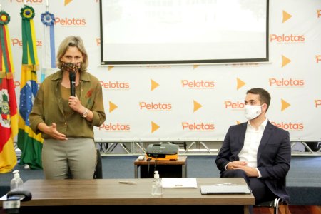 10.12.2020 Prefeita Paula Mascarenhas e Governador assinam termo repasse dos recursos para o novo hospital Foto Rodrigo Chagas