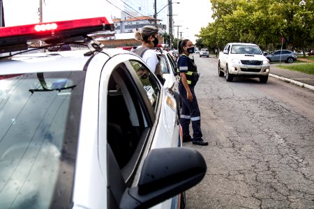 30.03.2021 - Operação para fiscalizar o uso de máscaras na Avenida Dom Joaquim - Foto Michel  Corvello