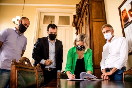 18.12.2020 - Prefeita Paula Mascarenhas realiza Assinatura do convênio da Mata Atlântica - Foto Michel Corvello