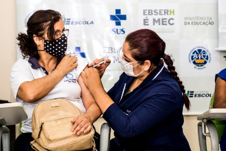 19.01.2021 - Aplicação das primeiras doses da vacina contra o coronavírus em Pelotas - Foto Michel Corvello
