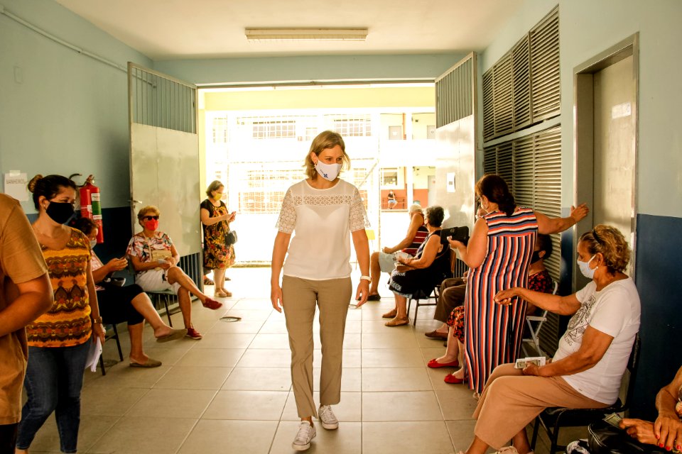 03.03.2021 Prefeita Paula Mascarenhas acompanha vacinação de idosos nas escolas Foto Rodrigo Chagas