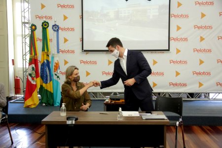 10.12.2020 Prefeita Paula Mascarenhas e Governador assinam termo repasse dos recursos para o novo hospital Foto Rodrigo Chagas