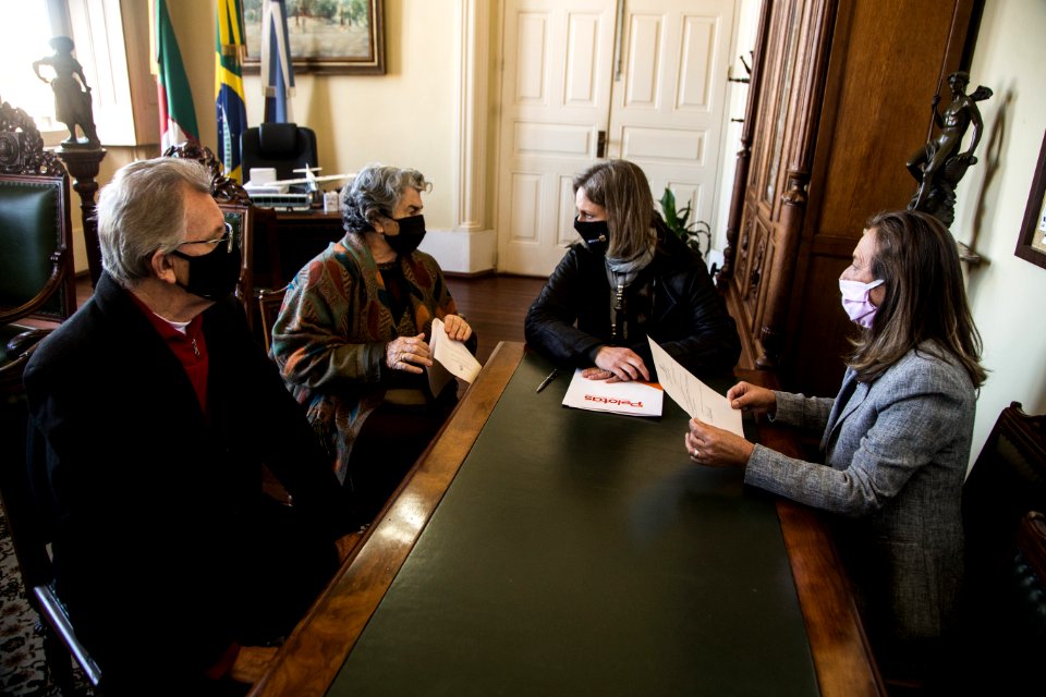 28.07.2020 - Prefeita Paula Mascarenhas recebe a visita da vereadora Zilda Bürkle - Foto: Gustavo Vara