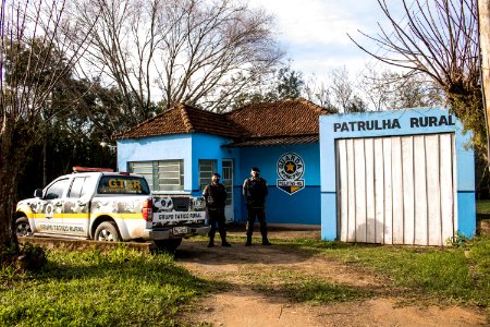 28.07.2020 - Patrulha Rural da GM realiza ação de orientação e distribuição de máscaras - Foto Michel Corvello