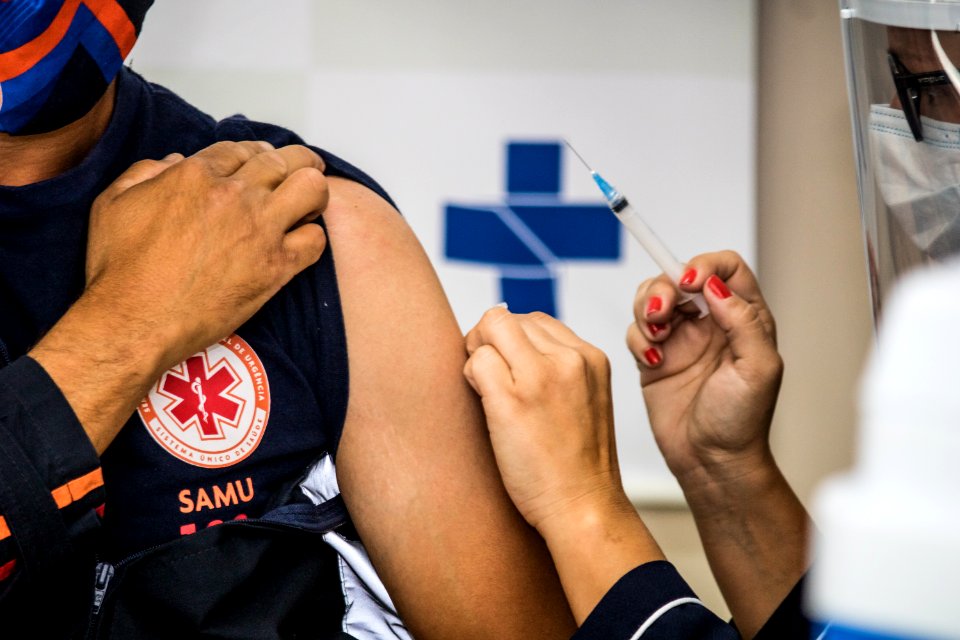 19.01.2021 - Aplicação das primeiras doses da vacina contra o coronavírus em Pelotas - Foto Michel Corvello